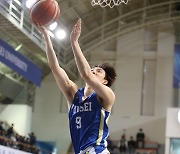 KBL·WKBL 전 감독들이 연세대에 모인 이유 “아들 보러 왔습니다”