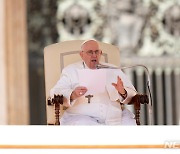 "교회서 누가 가장 권위가 있나" 교황의 즉문즉답은?