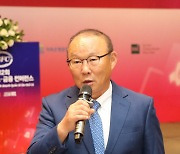 “베트남 정신, 축구도 경제도 성장하게 하는 원동력 될 것”