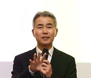 [포토]장현국 위메이드 대표, 블록체인에 대해 발표