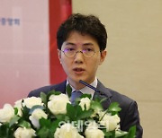 [포토]발언하는 정준섭 NH투자증권 애널리스트