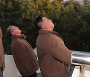 北, 선제 핵 사용 또 위협...김주애 또 참관