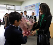 김건희 여사, 건축가 안도 다다오와 오찬…동경한국학교 방문