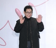 [포토] 박상원 '부드러운 손인사'
