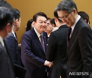 강연 위해 도쿄 게이오대 찾은 윤석열 대통령