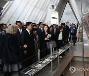 김진표 국회의장, 유대인 희생자 추모기념관 '야드바셈' 방문