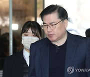 이재명 측 "김문기 눈 안마주쳐"…유동규 "단둘이 골프 카트"(종합)