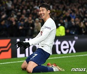 손흥민과 토트넘, 2022 축구평판상 수상…인류에 긍정적 영향