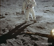 [사이언스 PICK]"달에 찍힐 새 발자국"…아폴로 vs 아르테미스 우주복 차이는