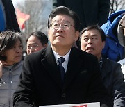 '대일 굴욕외교 규탄 범국민대회' 참석한 이재명 대표