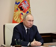 바이든 “푸틴, 전쟁범죄 저질러…ICC 체포영장 정당”