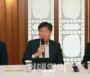 [포토]제8차 고위당정협의회, '발언하는 김대기'
