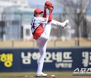 [포토] 양현종, WBC 부진 후 첫 실전 등판