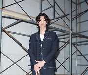 [bnt포토] 모델 박성우 '가만히 서 있어도 물씬한 예술가 포스'(곽현주 컬렉션)