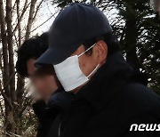 쇠구슬로 이웃집 유리창 '쾅쾅쾅'…송도 60대男 구속