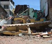 에콰도르서 규모 6.8 지진…최소 16명 사망·381명 부상