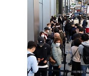 삼성 ‘초유의 사태’ 터졌다…애플페이 상륙, 아이폰까지 인하 들썩