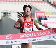 박민호 · 정다은, 개인 최고 기록으로 서울마라톤 국내 남녀부 1위