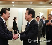 일본 공명당 대표 접견한 윤석열 대통령