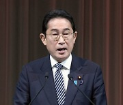 日 "저출산 반전 마지막 기회, 2030년 남성 육아휴직 사용률 85%로"