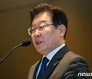 검찰, '대장동·성남FC 의혹' 이재명 22일 재판 넘길 듯