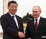 푸틴-시진핑, 크렘린궁서 비공식 회담…"中 우크라 관련 제안 존중"(상보)