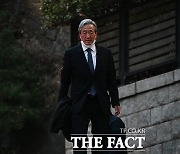 정몽준 아산재단 이사장, 정주영 22주기 제사 참석 [TF사진관]