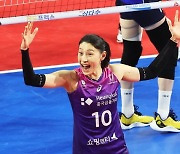 김연경 올 시즌 4번째 라운드 MVP, 단일 시즌 최다 타이