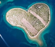 비욘세도 사랑한 크로아티아의 하트 섬 매물 나왔다