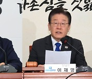 "반일 불쏘시개로" "외교라인 문책"…여야 공방 격화