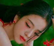 블랙핑크 지수, K팝 여성 솔로 최초 ‘밀리언셀러’ 청신호