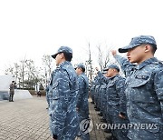 서해 수호 결의대회 하는 유도탄고속함 승조원들