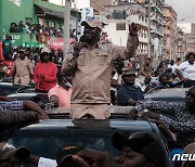 시위 독려하는 케냐 야권 지도자