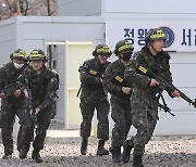 “총 든 군인이 서울 활보” 112 신고… 알고 보니 밥 먹던 예비군