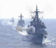 해군, ‘서해수호의 날’ 전 해역서 실사격 해상기동훈련[청계천 옆 사진관]