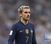 ‘충격’ 그리즈만, 프랑스 대표팀 은퇴 고려...‘음바페 주장 임명 여파’