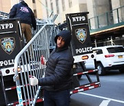 [포토] 트럼프 지지 시위 대비하는 뉴욕 경찰