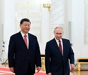 공식 환영식 함께 참석하는 푸틴-시진핑
