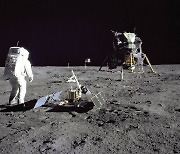 달 착륙은 사기극?···과학적 근거로 본 진실은 [김정욱의 별별 이야기](5)
