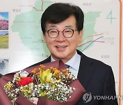 "전·현직 군의원 식사대접" 김성 장흥군수 선거법 혐의 송치