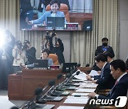 정개특위, 의원 수 '300명 유지' 선거제 개선 결의안 의결