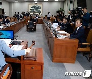 정개특위, 국회의원 300석 유지 전제 선거제 개선 결의안 가결