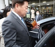 '선거법 위반 혐의' 첫 공판 마친 오영훈 제주지사