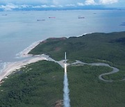 '한빛-TLV' 참여한 코오롱 "우주산업 투자 결실…사업 영역 빠르게 넓힐 것"