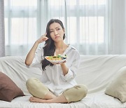 “한국 젊은 여성, 정상 체중인데도 스스로 과체중 인식”
