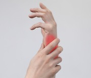 문고리만 돌려도 손목 ‘찌릿찌릿’…혹시 척골충돌증후군?