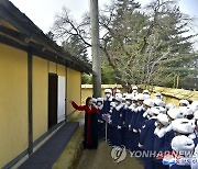 북한, '배움의 천리길' 100주년 학생 답사행군대 강계도착