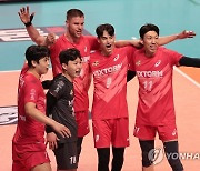 기뻐하는 한국전력 선수들
