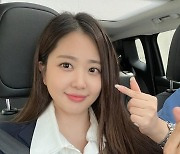 '박수홍♥' 김다예, 오피스룩 입고 법무법인 출동