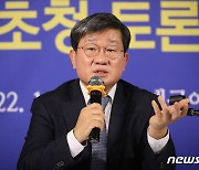 '이재명 예외' 당무위서 "기소면 직무정지 아닌가"…전해철 기권·퇴장